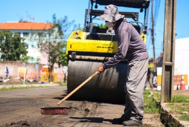 Reeducandos já recuperam o asfalto de seis ruas de Teresina