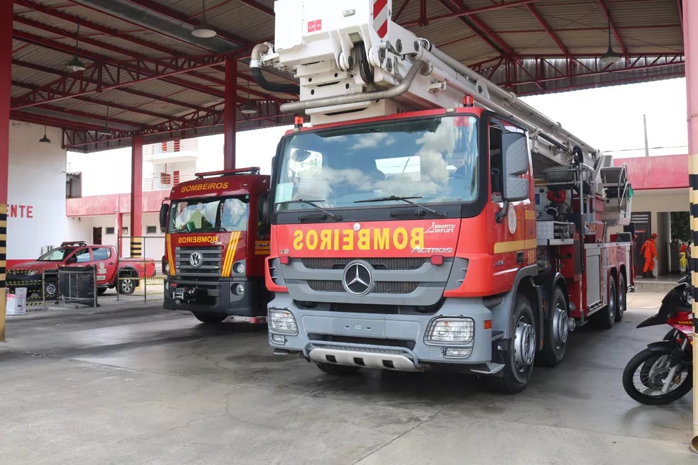 Viaturas do Corpo de Bombeiros Militar do Estado do Piauí, em Teresina