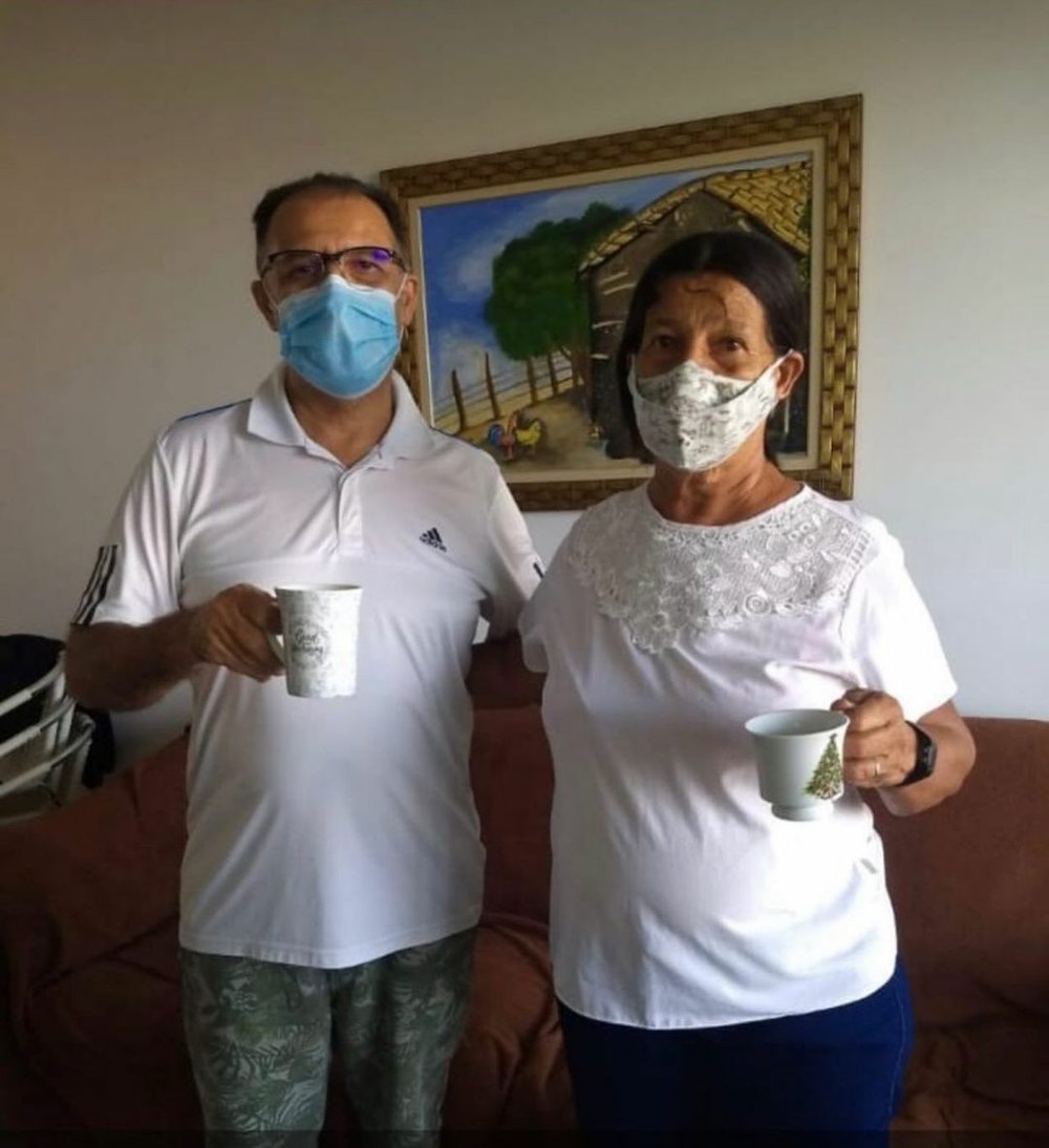 Advogado Jacinto Teles Coutinho ao lado da irmã Maria das Virgens Teles Coutinho (Foto: Arquivo Pessoal cedido ao JTNEWS) Advogado Jacinto Teles Coutinho ao lado da irmã Maria das Virgens Teles Coutinho (Foto: Arquivo Pessoal cedido ao JTNEWS)