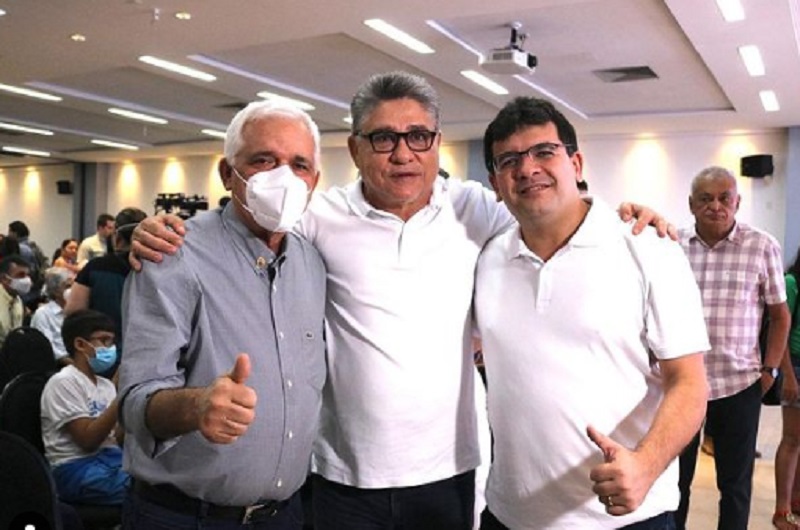 Deputado Estadual, João Mádison ao lado de Rafael Fonteles (PT) e  do pré-candidato a vice-governador, deputado Themístocles Filho (MDB),