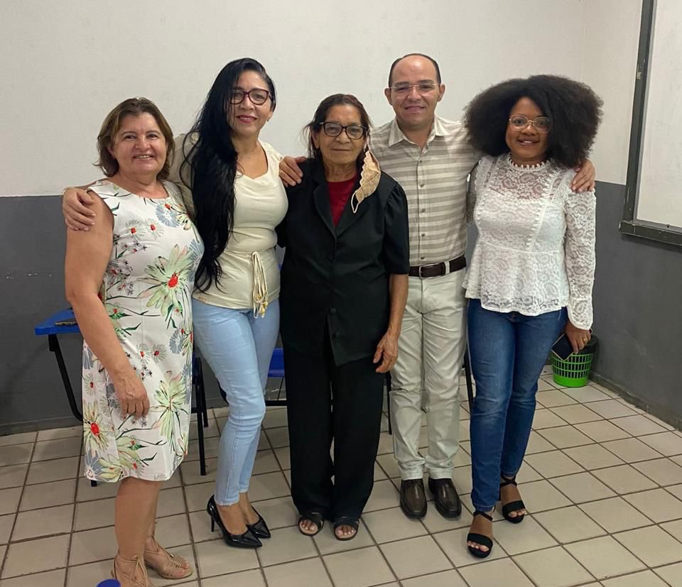 Dona Maria José acompanhada de amigos (Foto: Arquivo pessoal cedido ao JTNEWS) Dona Maria José acompanhada de amigos (Foto: Arquivo pessoal cedido ao JTNEWS)