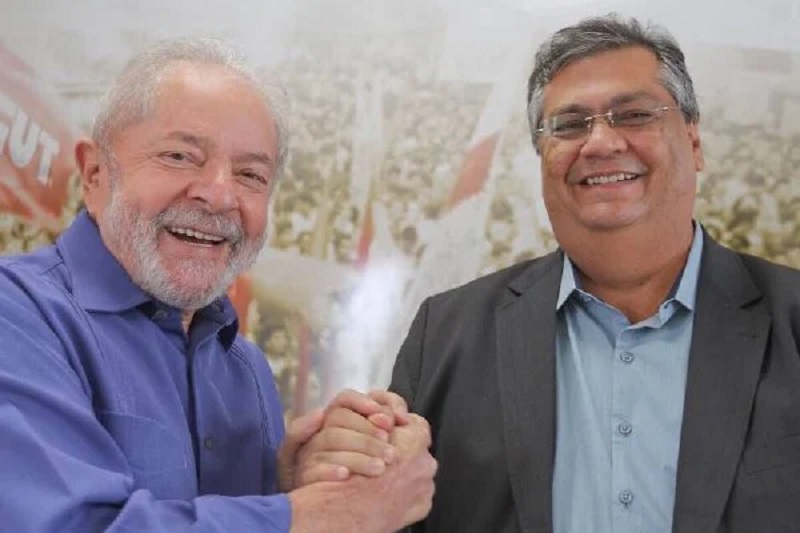 Ex-presidente Luiz Inácio Lula da Silva (PT) ao lado do ex-governador do Maranhão, Flávio Dino (PSB)