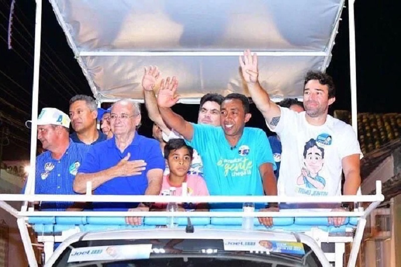 Sílvio Mendes, Iracema e Joel fazem carreata nas ruas de Barras