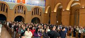 Fiéis durante celebração em homenagem a Nossa Sra. Aparecida.