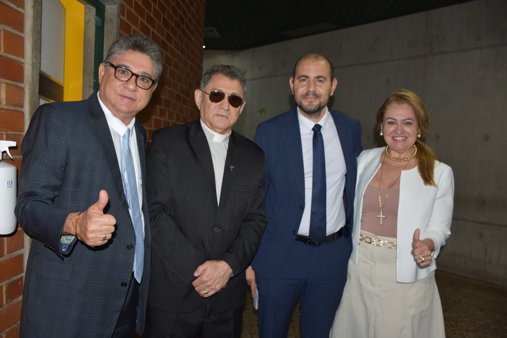Deputado João Mádison, Padre Carlos Sales, Juiz Thiago Aleluia e deputada Simone Pereira. (Foto: Magal Santos) Deputado João Mádison, Padre Carlos Sales, Juiz Thiago Aleluia e deputada Simone Pereira. (Foto: Magal Santos)