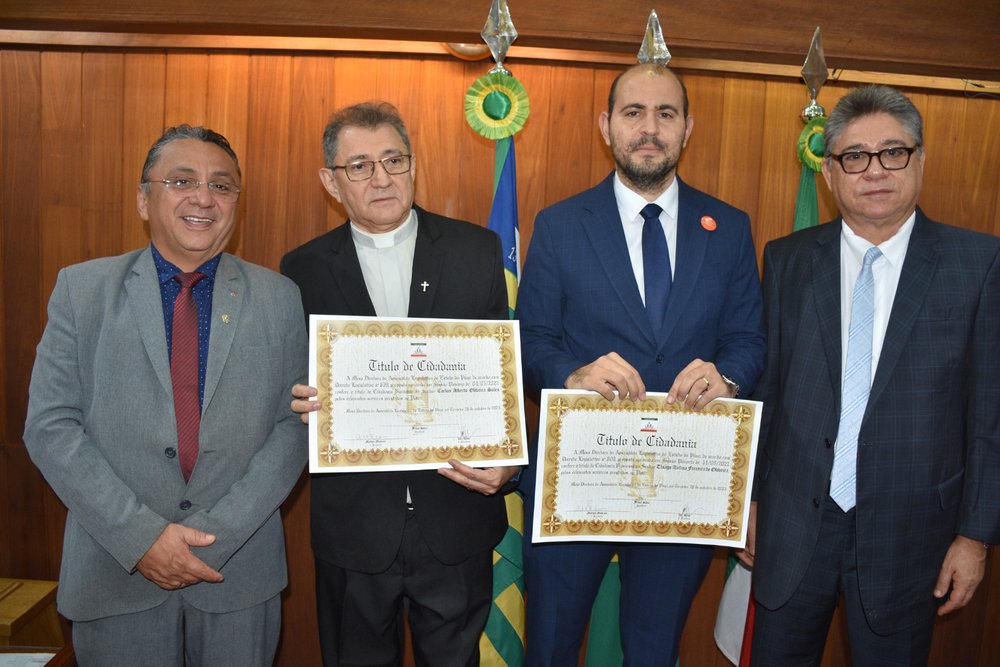Na imagem, vereador Ediberto Borges, Pe. Carlos Sales e Thiago Aleluia, e o deputado estadual João Mádison. (Foto: Magal Santos)