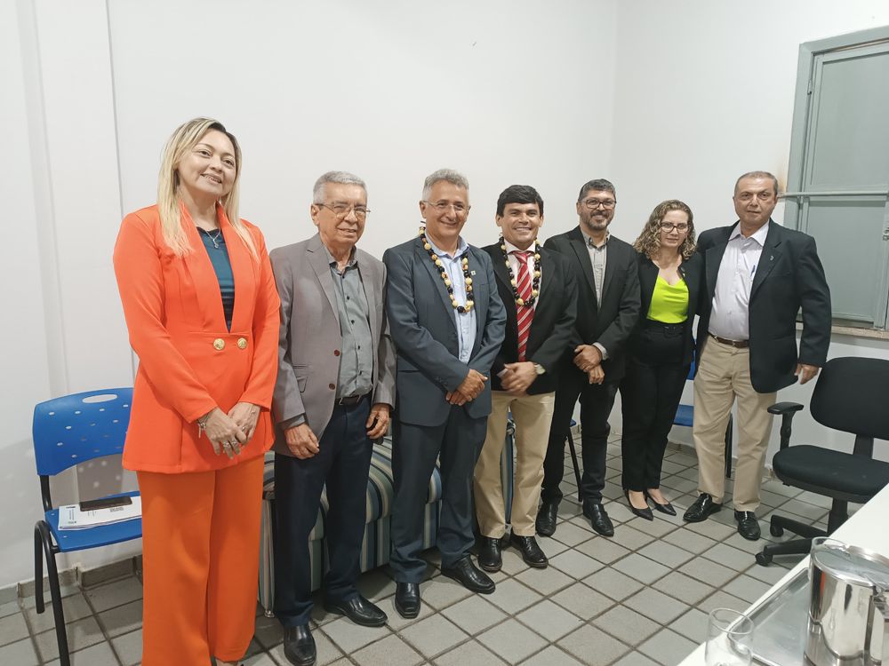 O curso dispõe de mais de 90% do quadro docente composto por mestres e doutores.