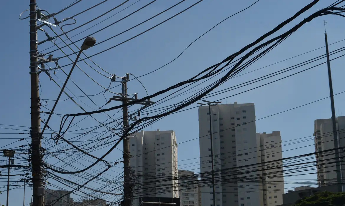 Contas de luz estão sem cobrança extra desde abril de 2022.