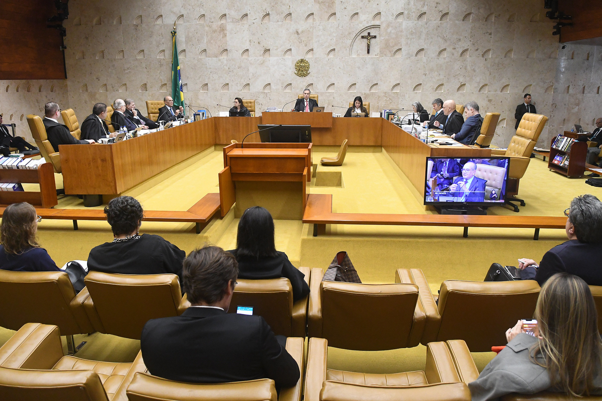 Ministros durante a sessão plenária do STF.