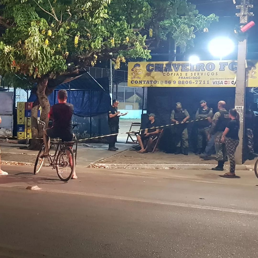 O garçom foi executado a tiros na rua Rui Barbosa, situada no bairro São Joaquim.