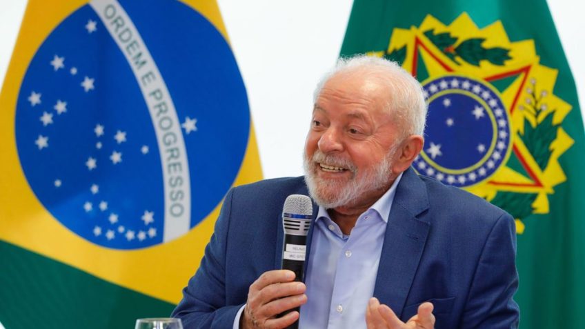 O presidente Luiz Inácio Lula da Silva (PT) no Palácio do Planalto; ele afirmou nesta sexta-feira (03/10) que o sucesso do governo depende dos ministérios irem “bem”.