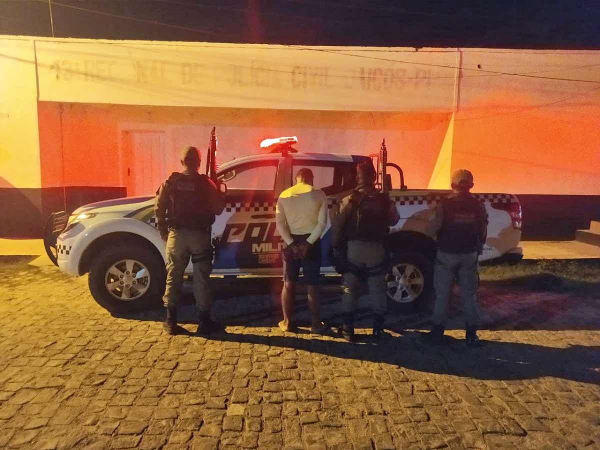Em Belém do Piauí, homem acusado de homicídio é preso na PI-243.