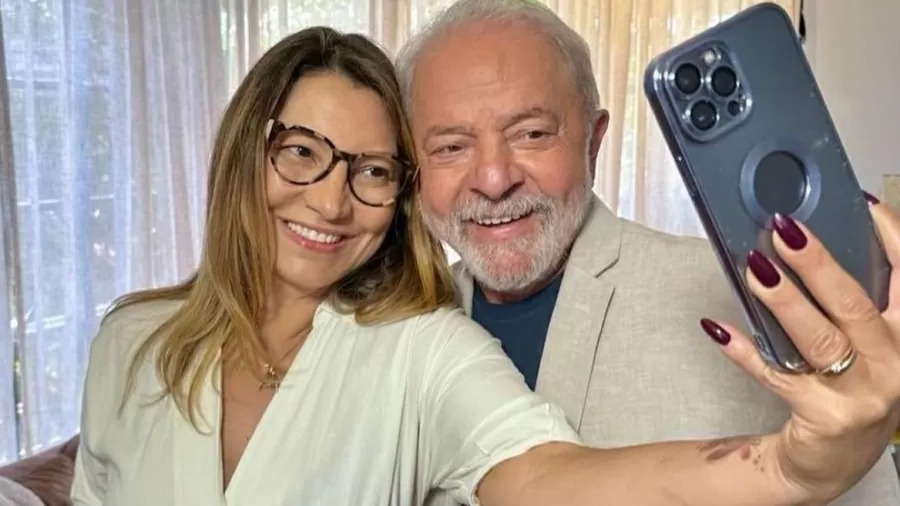 Janja posta selfie com Lula no Instagram.