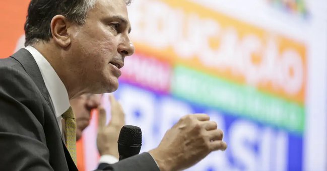 Ministério da Educação estuda fim dos cursos de licenciatura 100% EaD