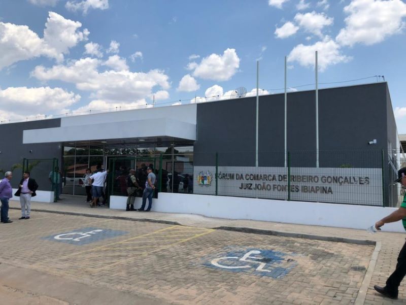 Sede do Fórum de Ribeiro Gonçalves, inaugurado na gestão do então presidente do TJPI, Sebastião Ribeiro Martins