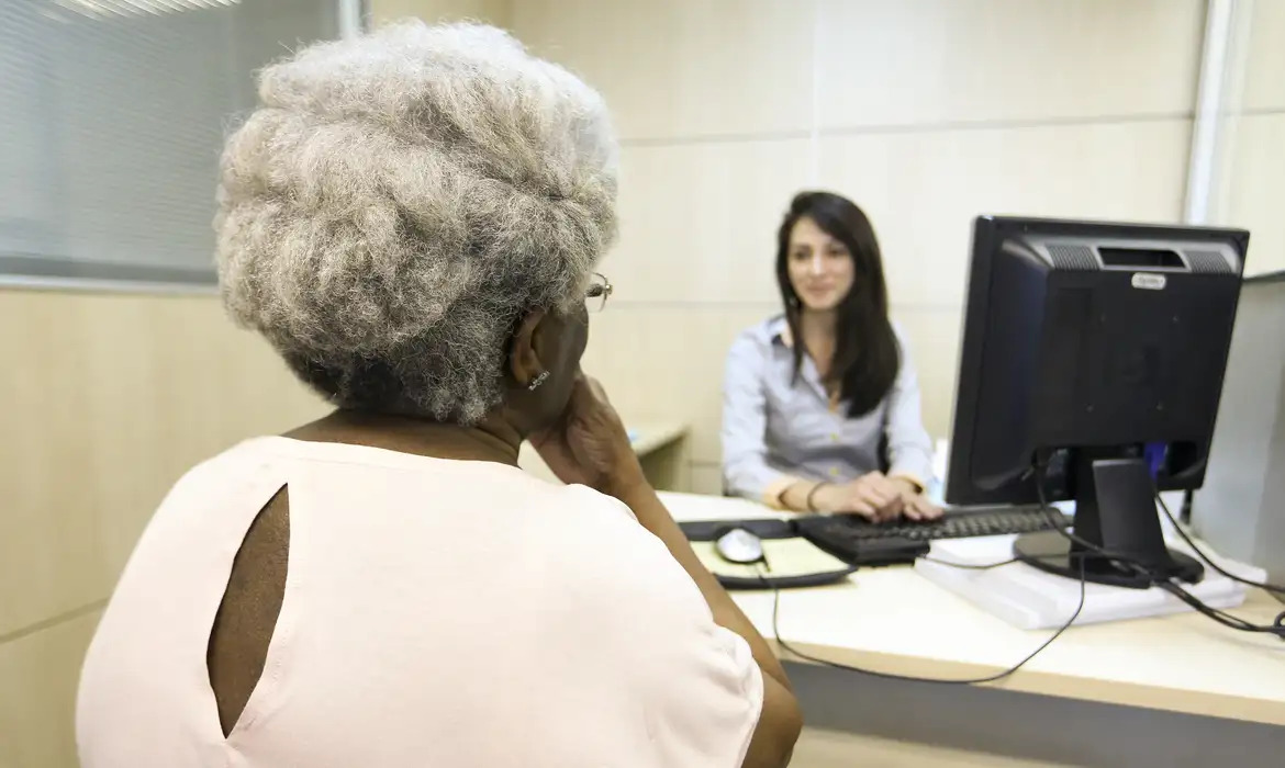 Transição mantém necessidade de tempo mínimo de contribuição.