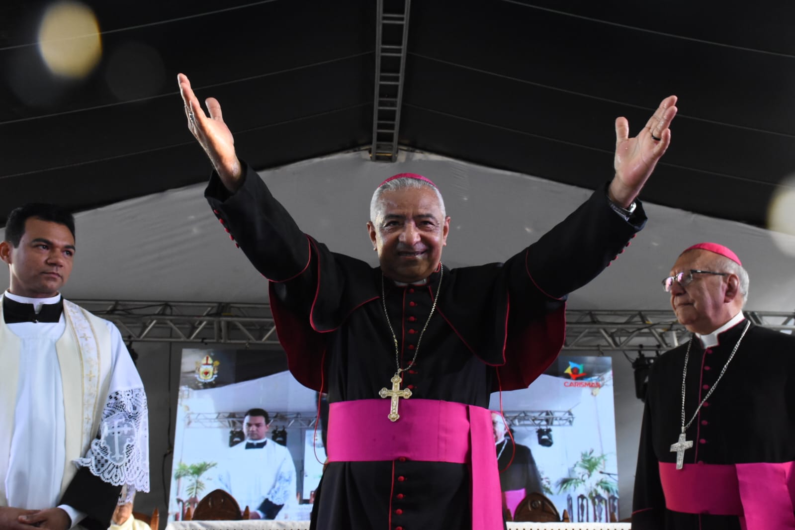 Dom Juarez assume a Arquidiocese de Teresina na despedida de Dom Jacinto