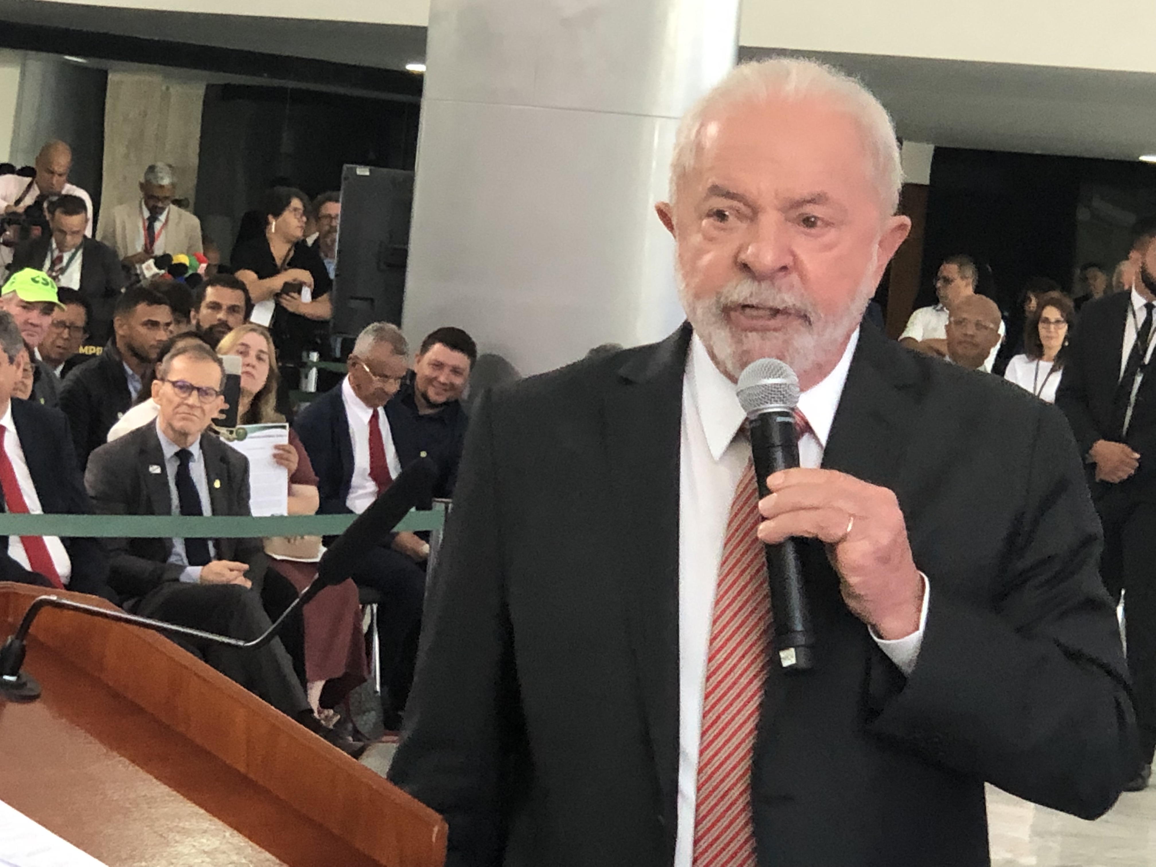 Lula enfatiza acerca da Democracia como valor fundamental do Povo