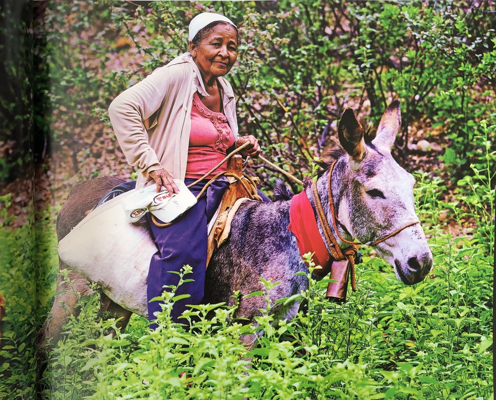 Nesta foto da foto de André Pessoa no livro Piauí terra Querida, retrata a vida da negra sertaneja do Município de João Costa no Piauí (Foto: Jacinto Teles/JTNEWS) Nesta foto da foto de André Pessoa no livro Piauí terra Querida, retrata a vida da negra sertaneja do Município de João Costa no Piauí (Foto: Jacinto Teles/JTNEWS)