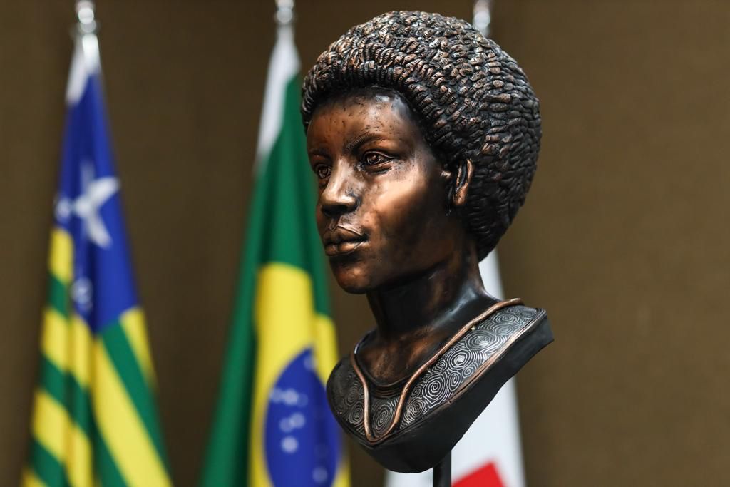 Busto de Esperança Garcia que trará mais 'vida' ao espaço de memórias da OAB-PI