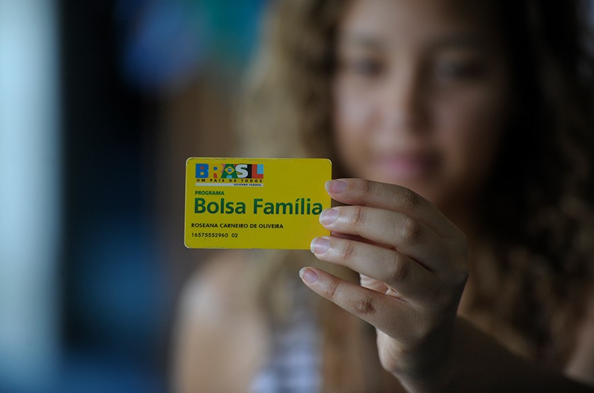Famílias cadastradas receberão R$ 600, com adicional de R$ 150 por criança de até 6 anos Fonte: Agência Senado