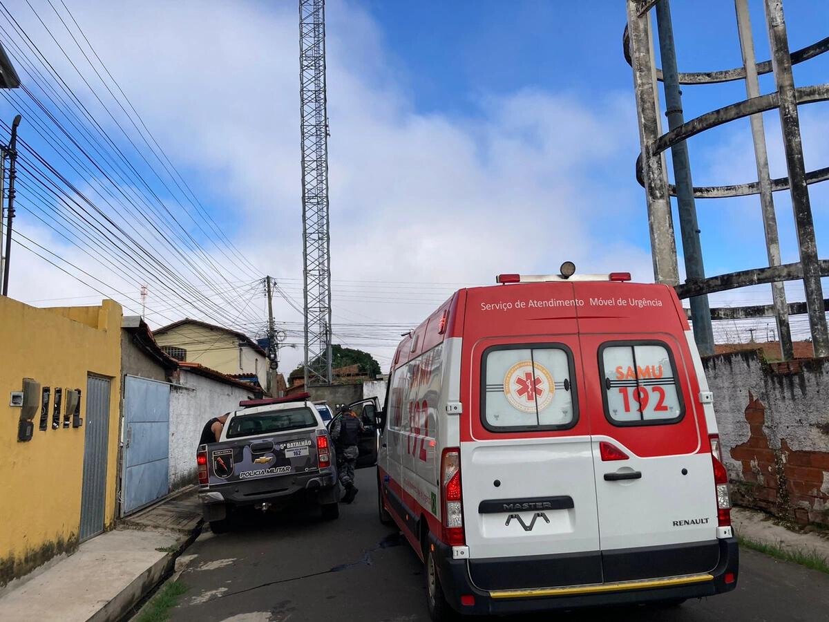 Ambulância do SAMU no local da ocorrência