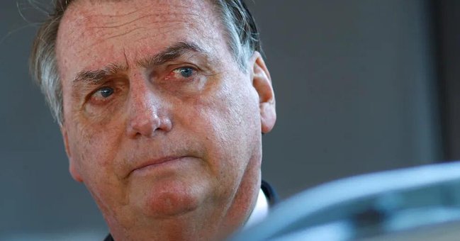 Jair Bolsonaro decide não ir à abertura do julgamento no STF