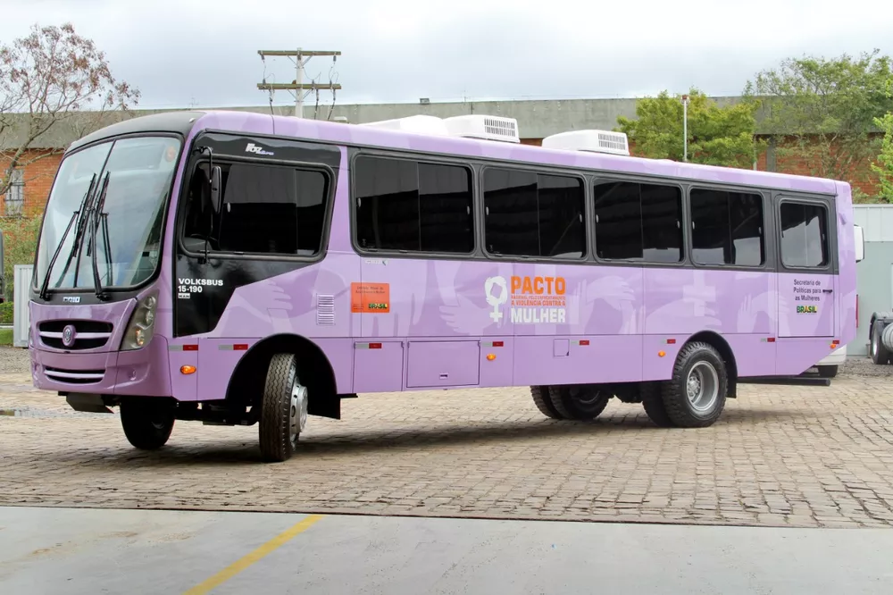 Ônibus Lilás ajuda mulheres a denunciarem o crime de importunação sexual