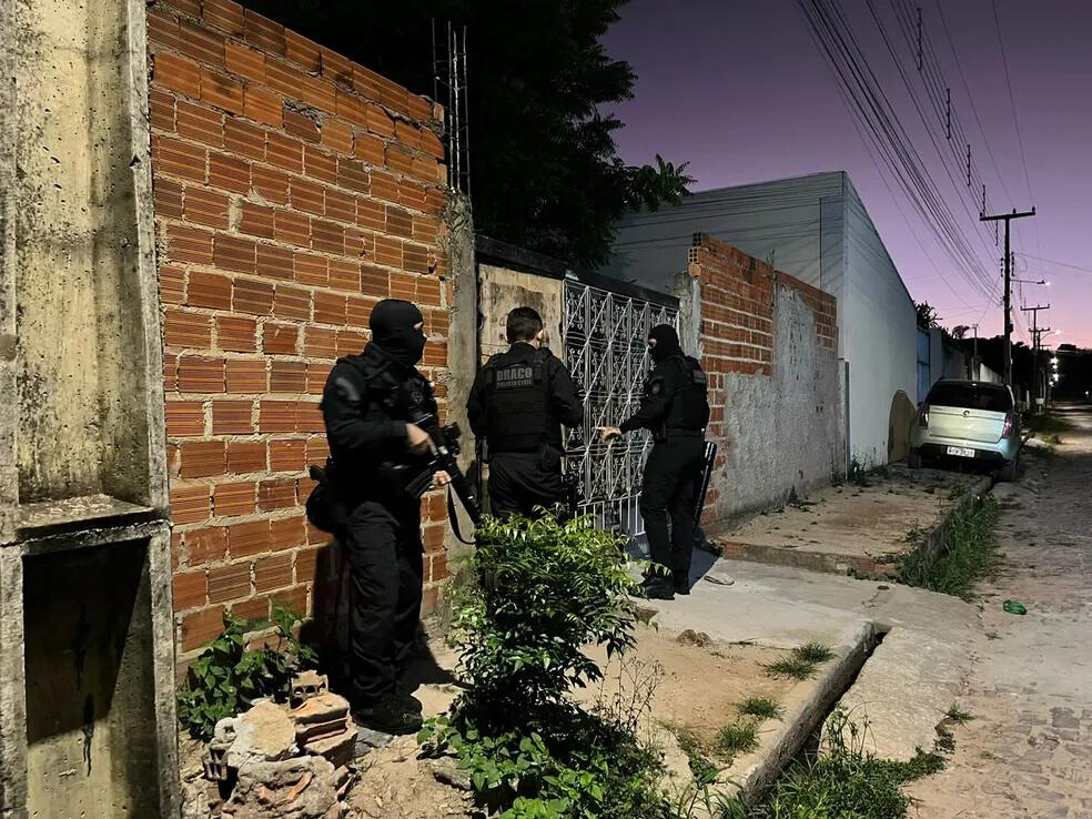 Polícia faz operação contra grupo suspeito de exibir armas e promover facções em redes sociais no Piauí e Maranhão