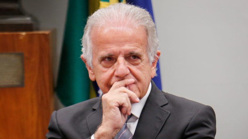 O ministro da Defesa, José Múcio, aponta atuações individuais de militares no caso.