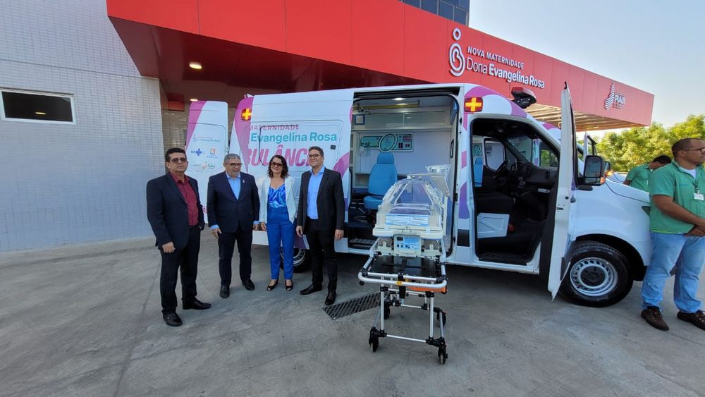 Primeiros veículos equipados com incubadoras neonatais de todo o estado.