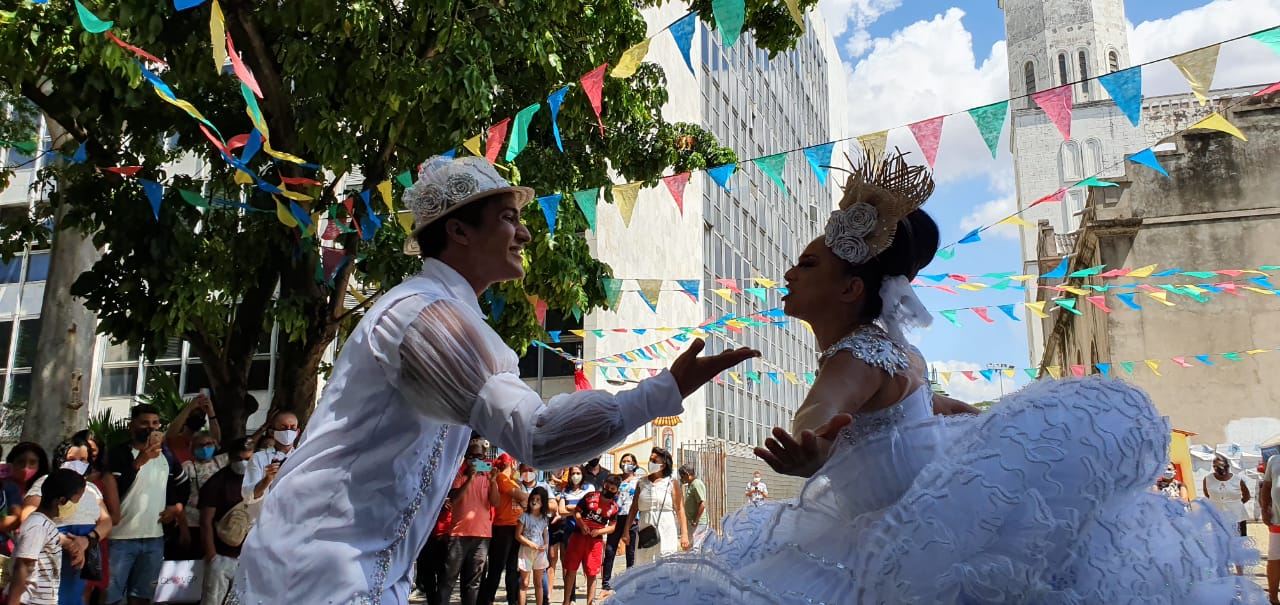 Quadrilheiros durante apresentação na Praça da Bandeira, centro de Teresina.