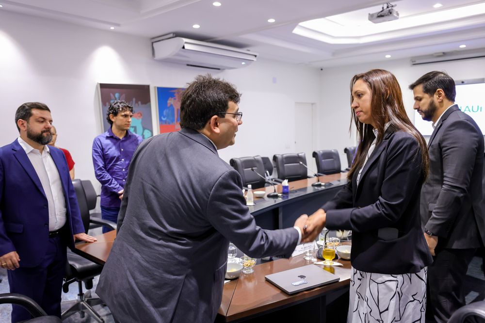 Governador Rafael Fonteles e coordenadora do setor de Inovação do Google Cloud, Roberta Jezler