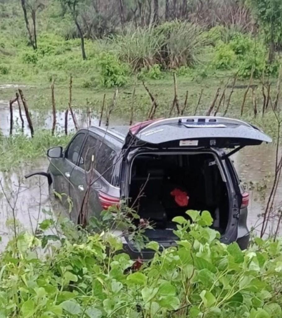 Carro do deputado estadual Felipe Sampaio (MDB) após o acidente