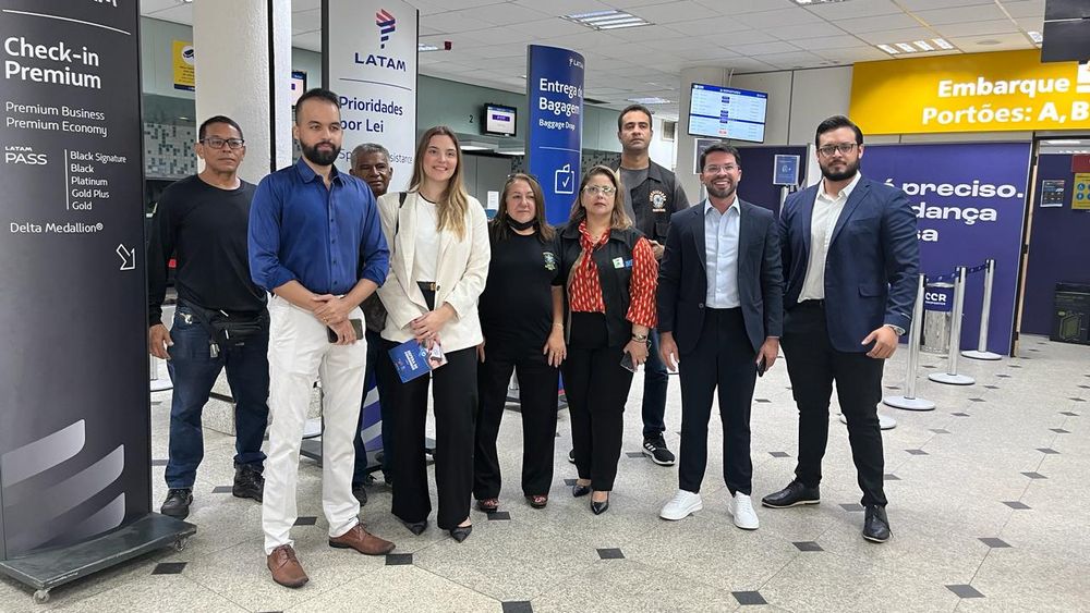 Fiscais do Instituto de Metrologia do Estado do Piauí (Imepi), em parceria com a comissão de Defesa dos Direitos do Consumidor da Ordem dos Advogados do Brasil (OAB-PI)
