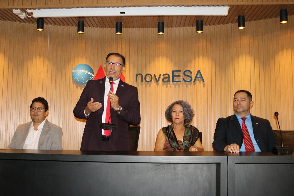 Advogado constitucionalista Jacinto Teles fez a abertura do debate sobre o litígio Piauí x Ceará (Foto: Comissão de Estudos Constitucionais / OAB-Piauí) Advogado constitucionalista Jacinto Teles fez a abertura do debate sobre o litígio Piauí x Ceará (Foto: Comissão de Estudos Constitucionais / OAB-Piauí)