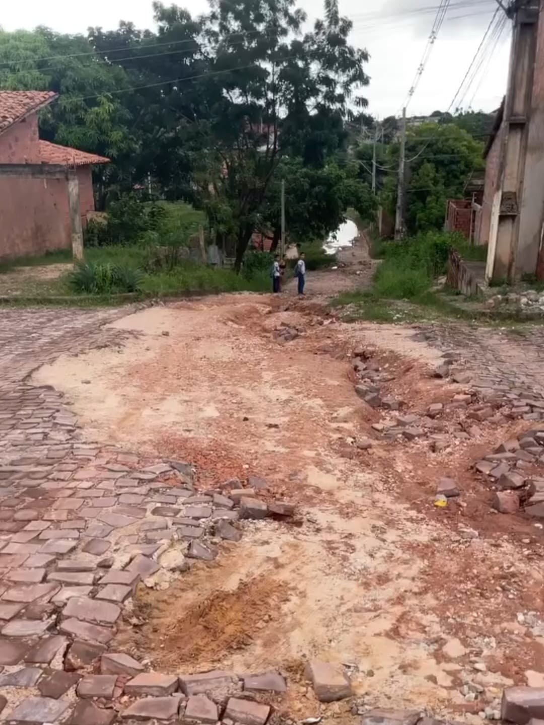 Condições precárias do bairro Parque Vitória