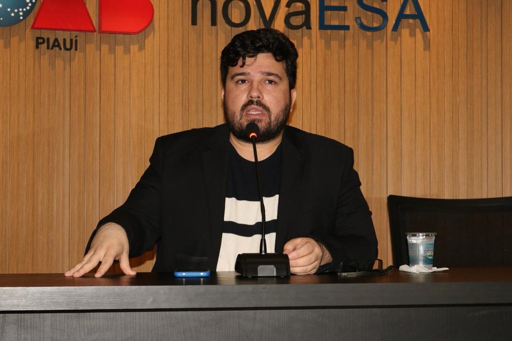 Eric de Meto que é profundo estudioso sobre o litígio: Piauí x Ceará fez exposição bastante esclarecedora (Foto: Comissão de Estudos Constitucionais da OAB Piauí) Eric de Meto que é profundo estudioso sobre o litígio: Piauí x Ceará fez exposição bastante esclarecedora (Foto: Comissão de Estudos Constitucionais da OAB Piauí)