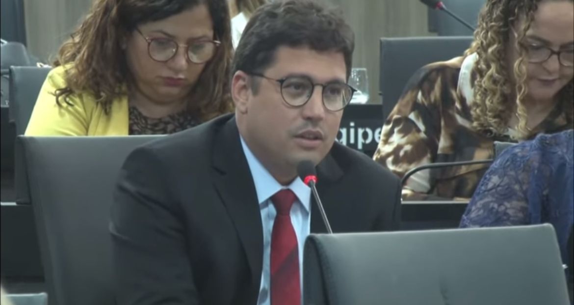 Conselheiro federal da OAB, Carlos Júnior