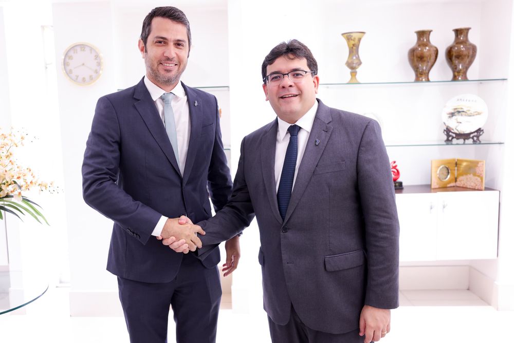 Governador Rafael Fonteles e o presidente da Agência de Fomento do Piauí (Badespi), Feliphe Araújo