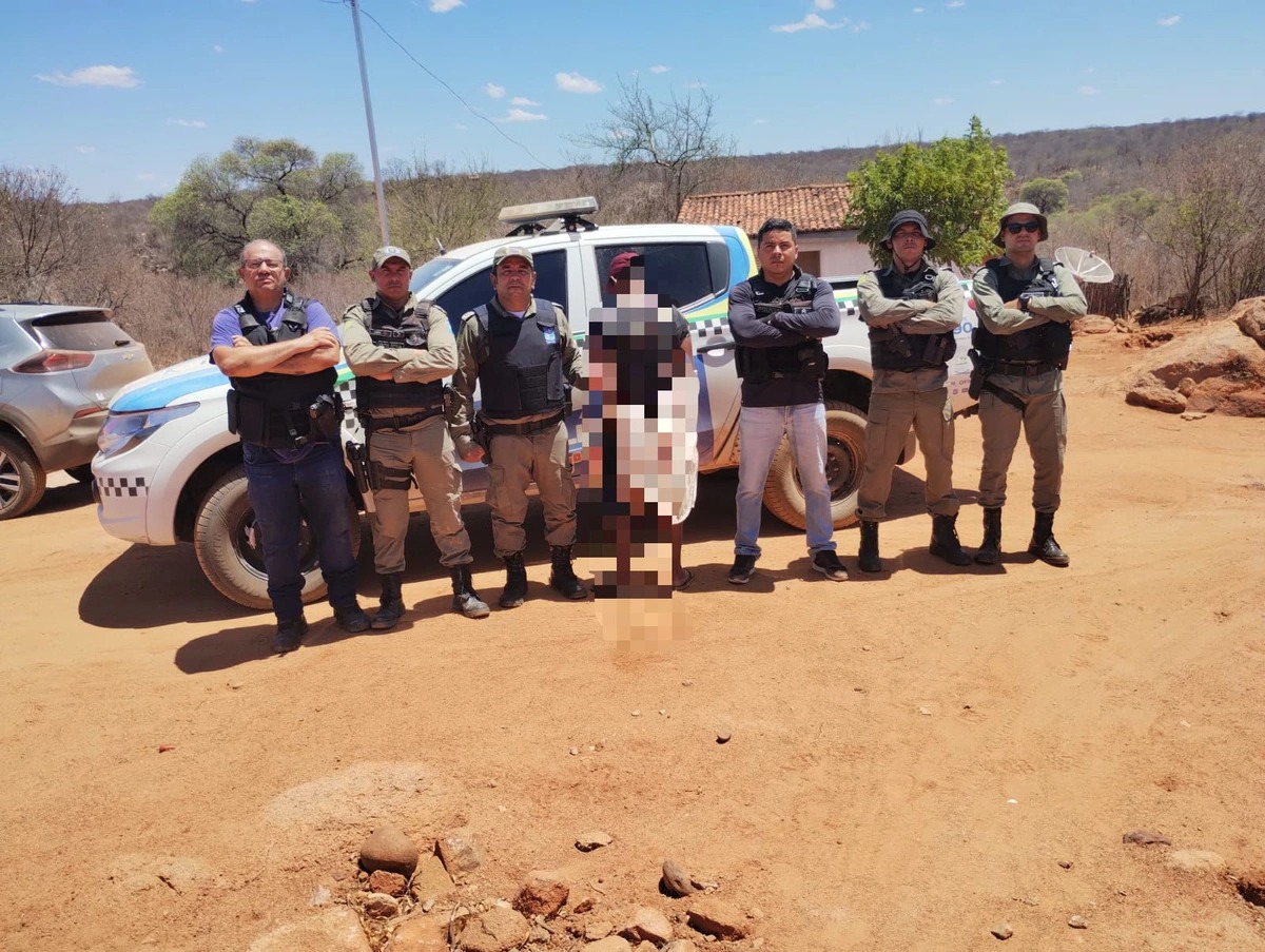 Acusado de estuprar a própria filha é preso após oito dias escondido em matagal