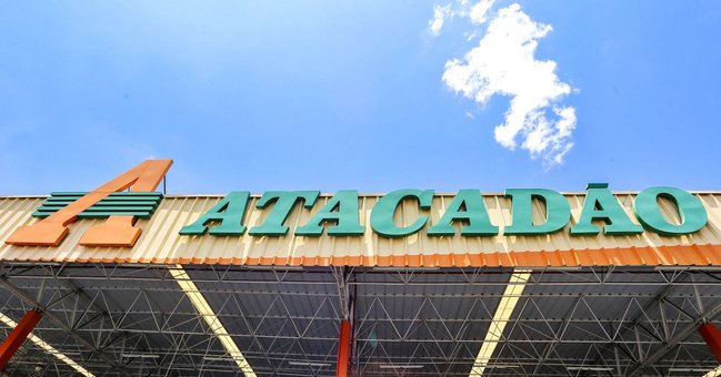 Criminoso rende funcionários e rouba malote de dinheiro no Atacadão em Teresina