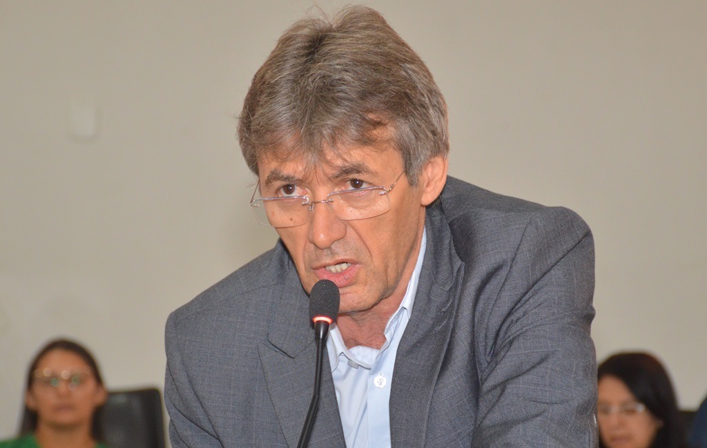 prefeito Valmir Barbosa de Araújo