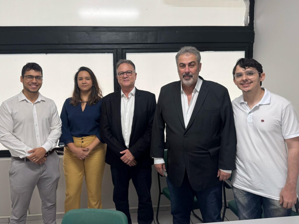 Governo do Piauí firma parceria para construção de complexo de energia solar