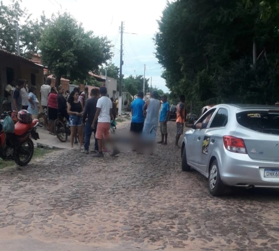 Tiroteio deixa agiota morto e outro ferid