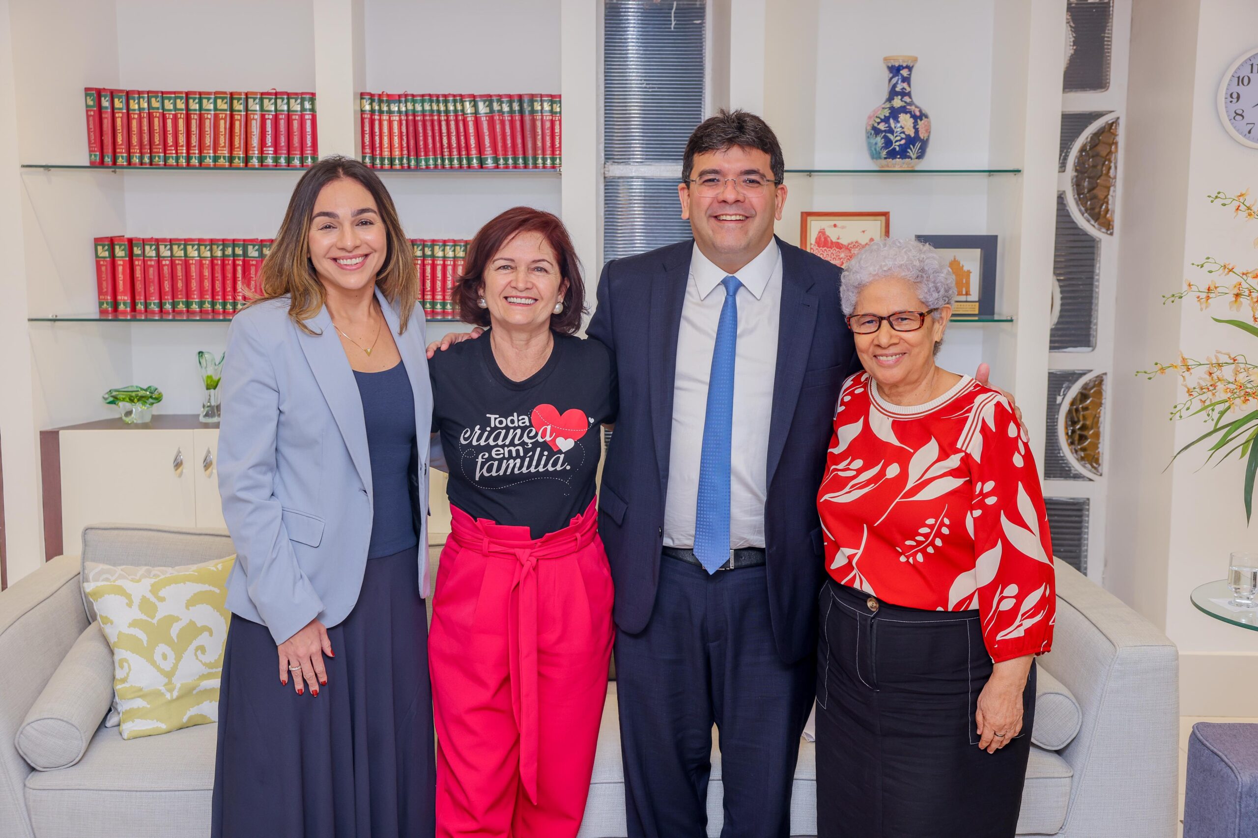 Governador Rafael Fonteles, primeira-dama Isabel Fonteles e Regina Sousa