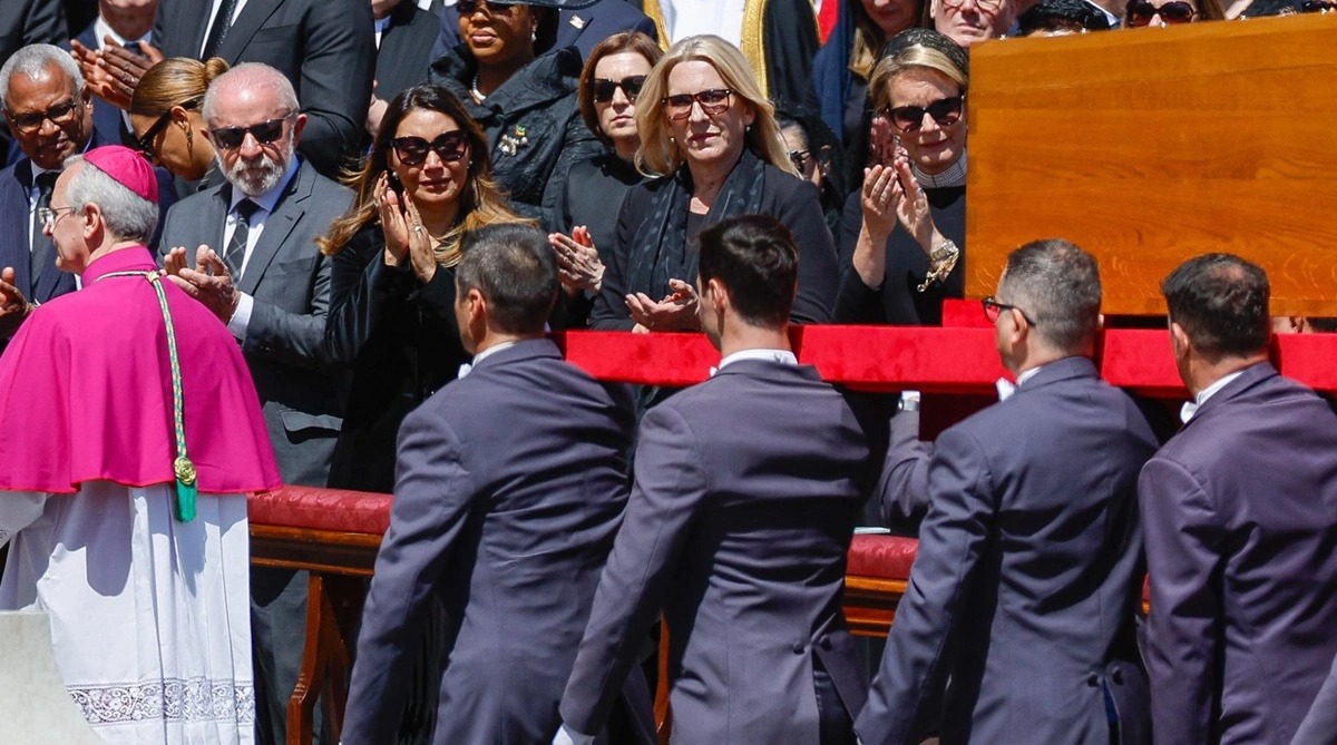 Lula e Janja participam do funeral do Papa Francisco no Vaticano
