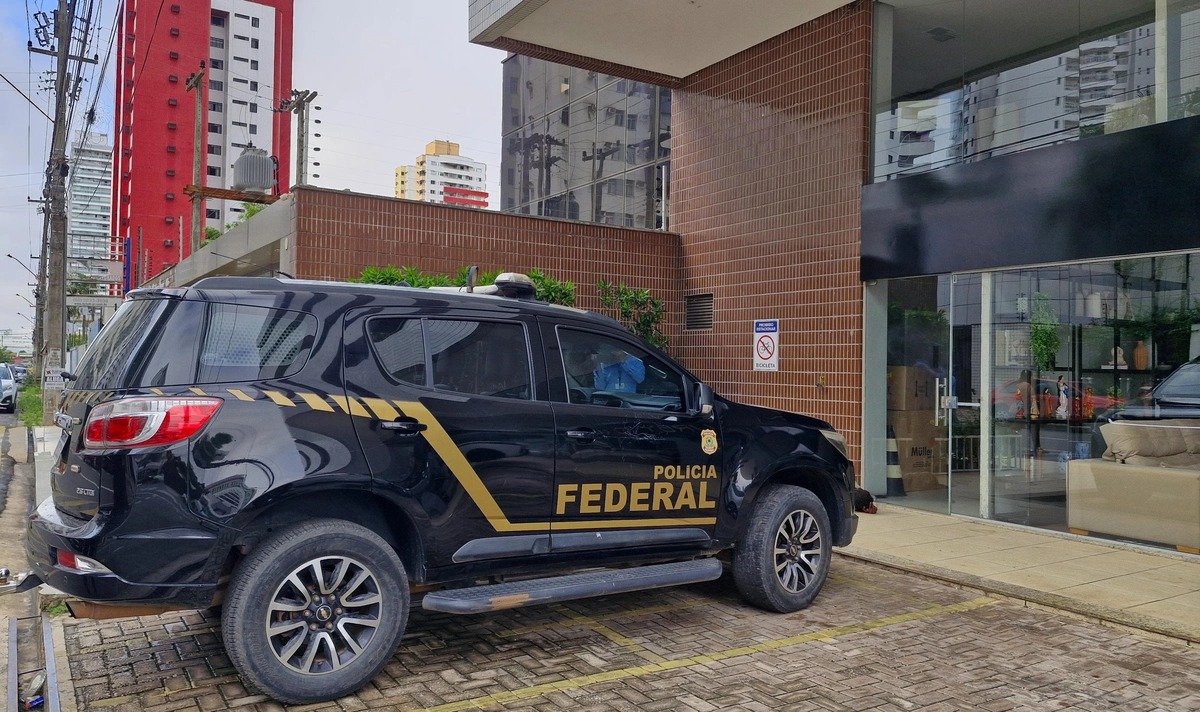 PF cumpre mandado em apartamento ligado a vereadora Tatiana Medeiros