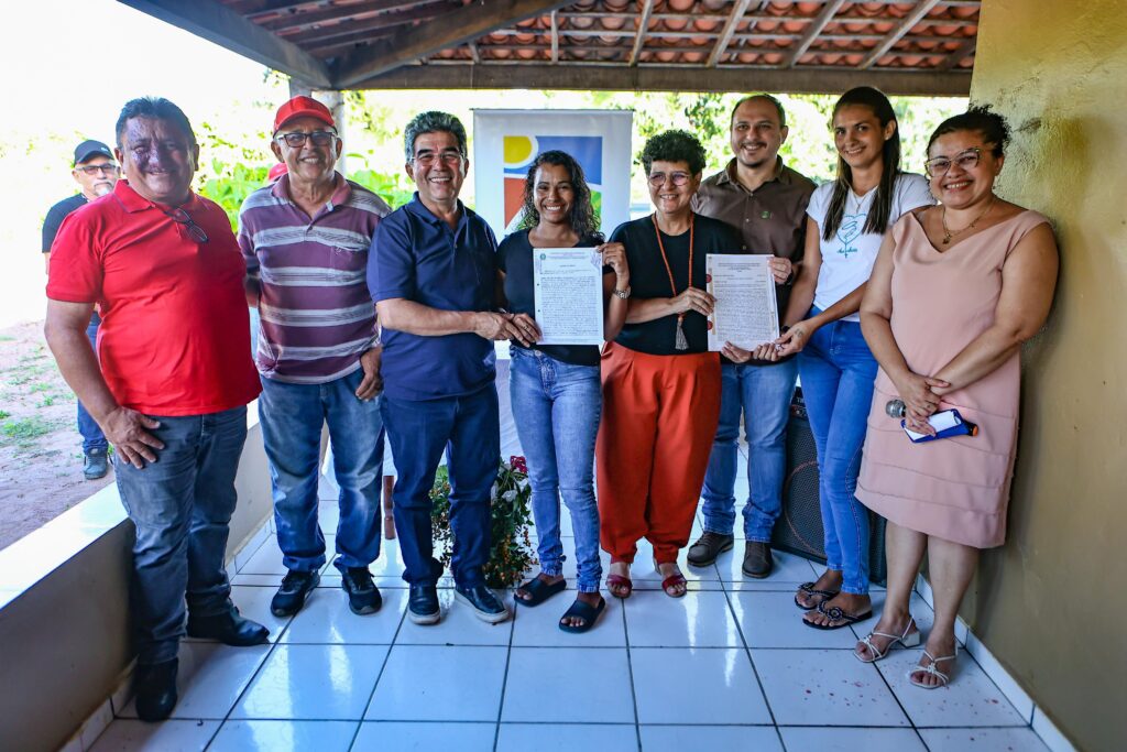 SAF entrega registros de 242 hectares de terra para agricultores familiares do Vale do Guaribas