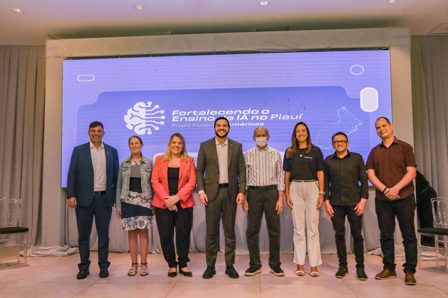 Seduc capacita professores para ensino de Inteligência Artificial e uso de ferramentas Google nas escolas